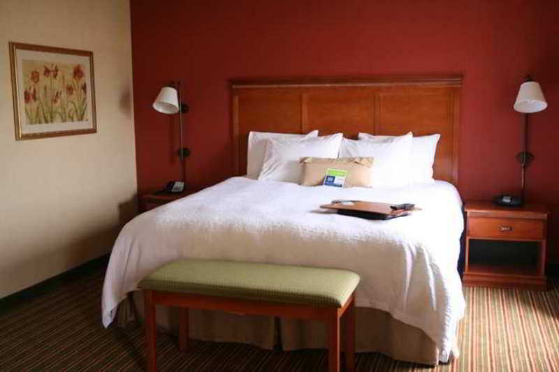 Hampton Inn & Suites Chicago - Libertyville Δωμάτιο φωτογραφία